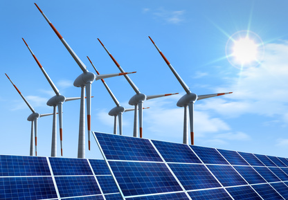 Windräder mit Solaranlage, Keine EEG-Foerdergelder für Öko-Importstrom. Der Europäische Gerichtshof entschied dagegen.